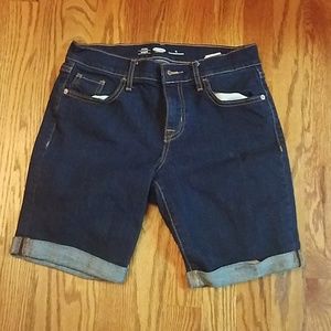 Old navy Bermuda shorts size 4